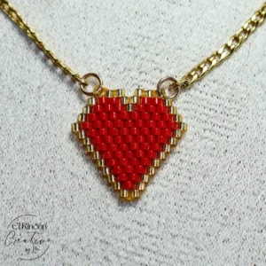 C-24-00007_3.webp Collar con dije de corazón bordado con Delica Miyuki