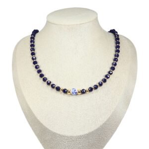 Collar con cristales azules