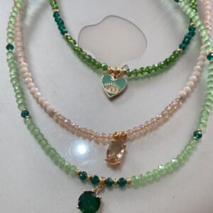 Collar de cristales multicolor con dije