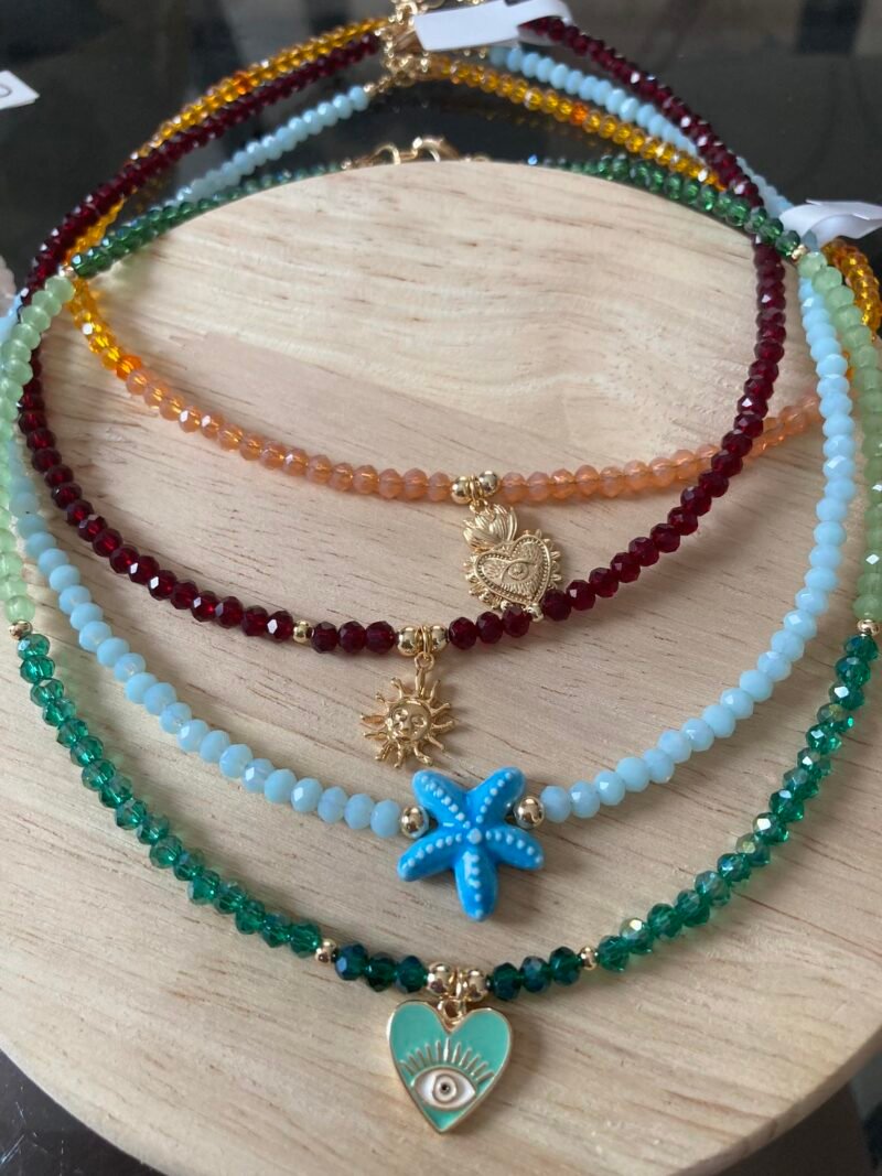 Collar de cristales multicolor